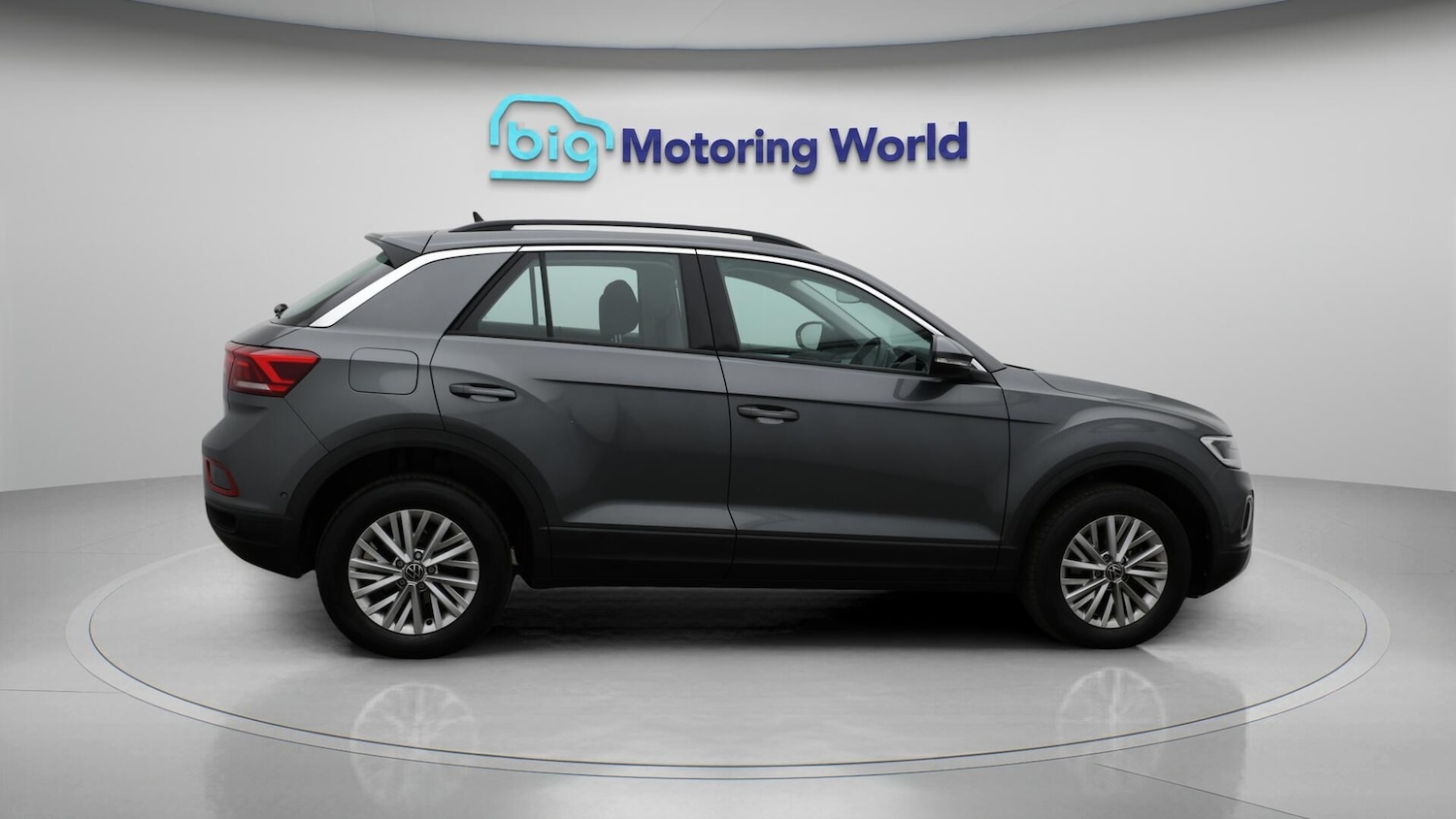 Used Volkswagen T-Roc 2023 for sale - 76431827: Photo 8