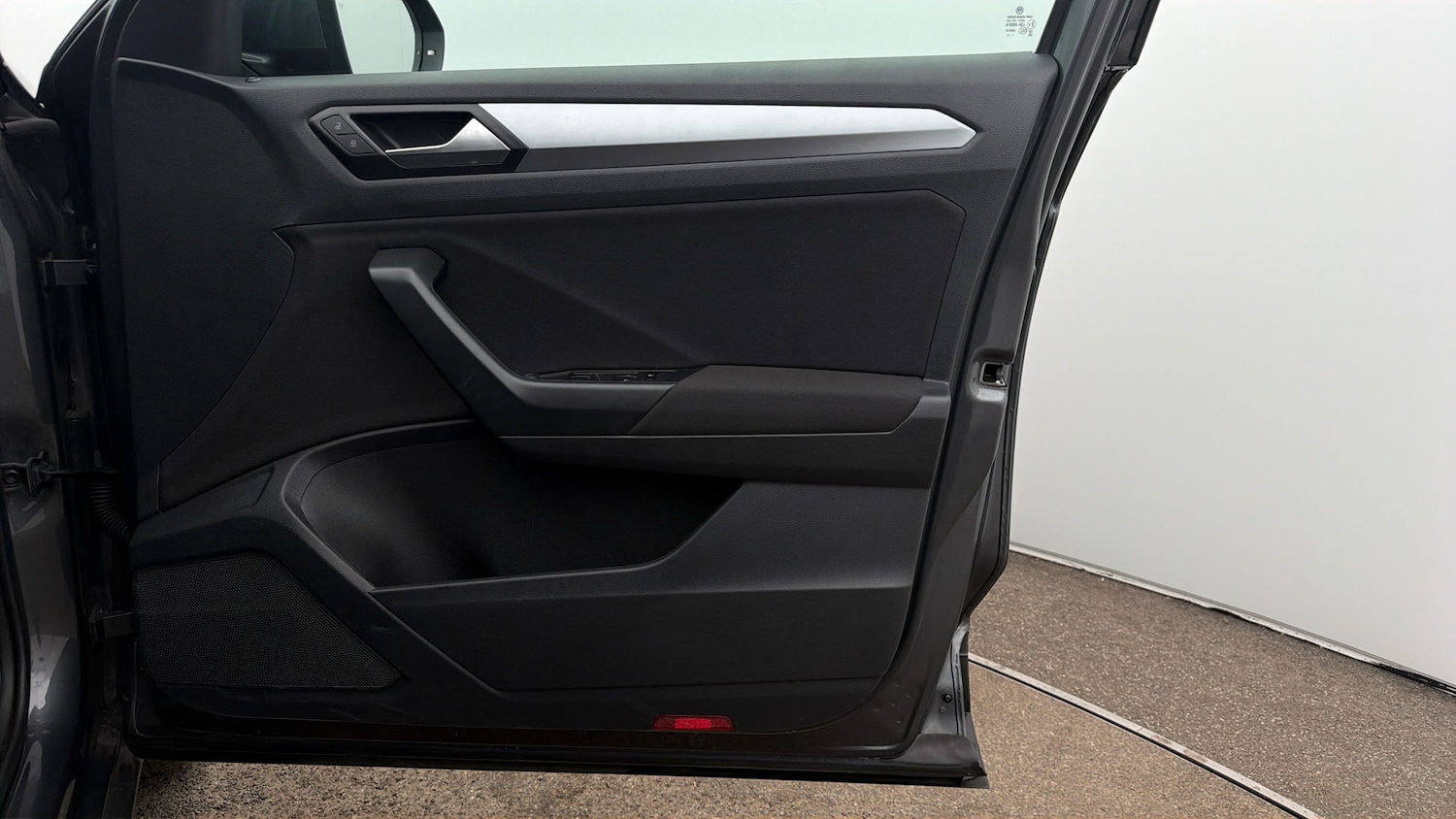 Used Volkswagen T-Roc 2023 for sale - 78052626: Photo 14