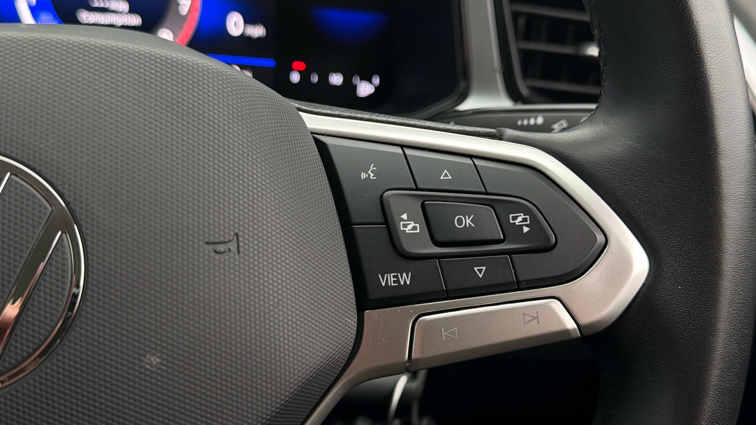 Used Volkswagen T-Roc 2023 for sale - 78052626: Photo 24