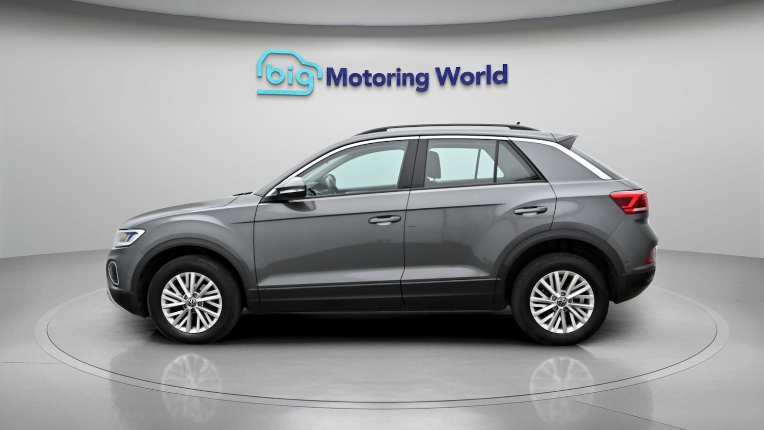 Used Volkswagen T-Roc 2023 for sale - 78052626: Photo 4