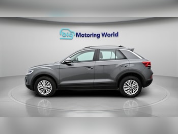 Used Volkswagen T-Roc 2023 for sale - 78052626: Photo