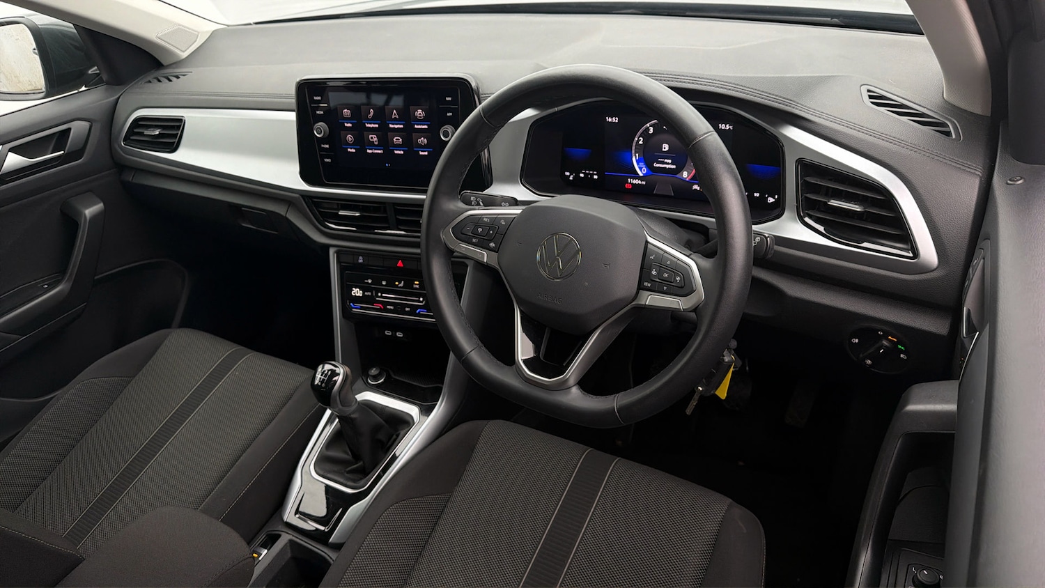 Used Volkswagen T-Roc 2023 for sale - 78052626: Photo 9