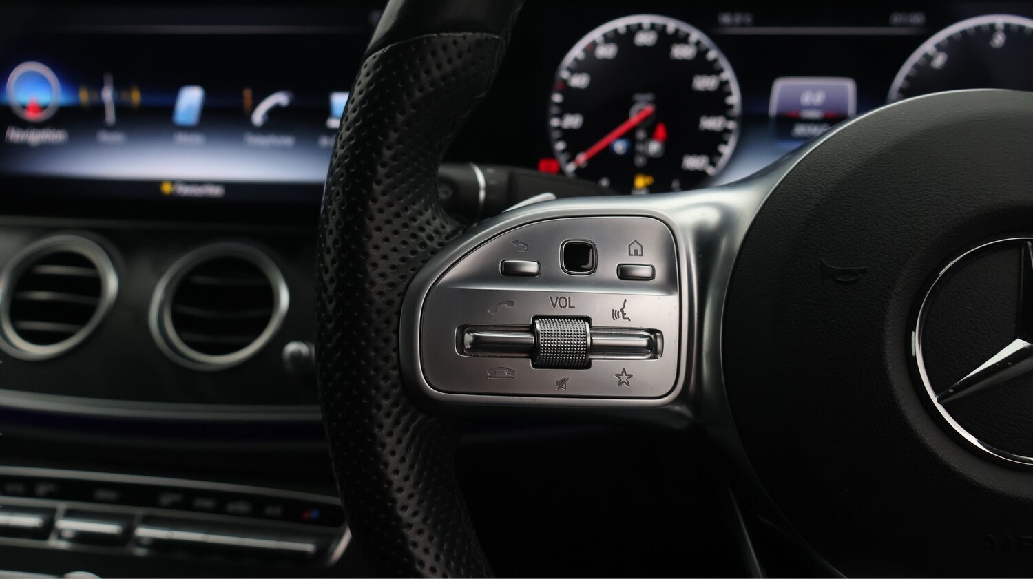 Used Mercedes-Benz E Class 2019 for sale - 77759235: Photo 23