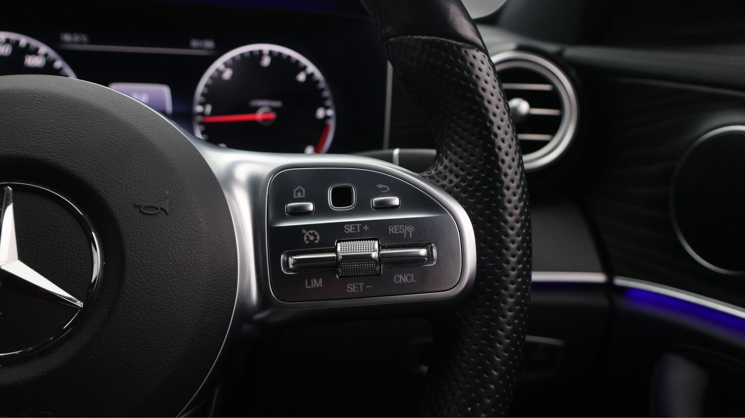 Used Mercedes-Benz E Class 2019 for sale - 77759235: Photo 24