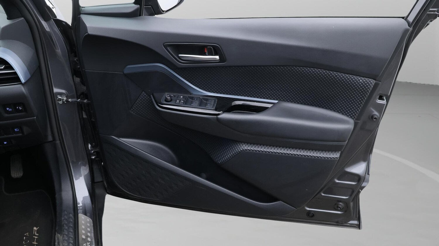 Used Toyota C-HR for sale - 76727808: Photo 15