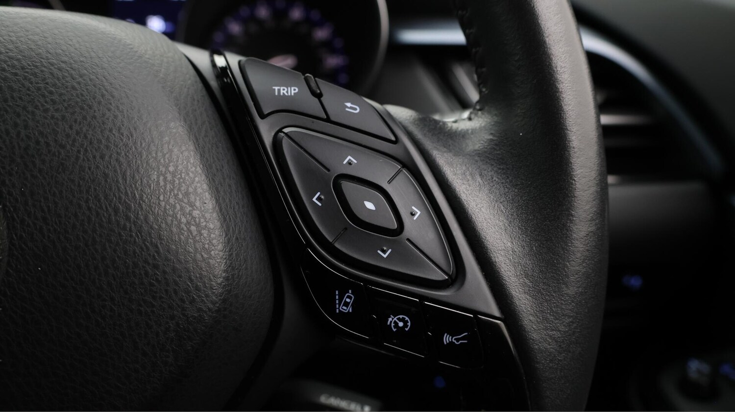 Used Toyota C-HR for sale - 76727808: Photo 24