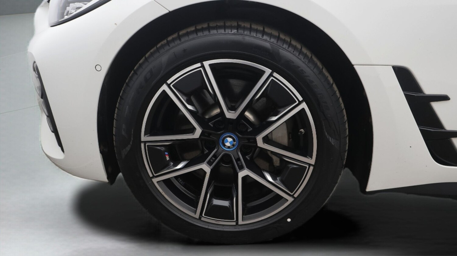 Used BMW i4 2022 for sale - 77367540: Photo 18