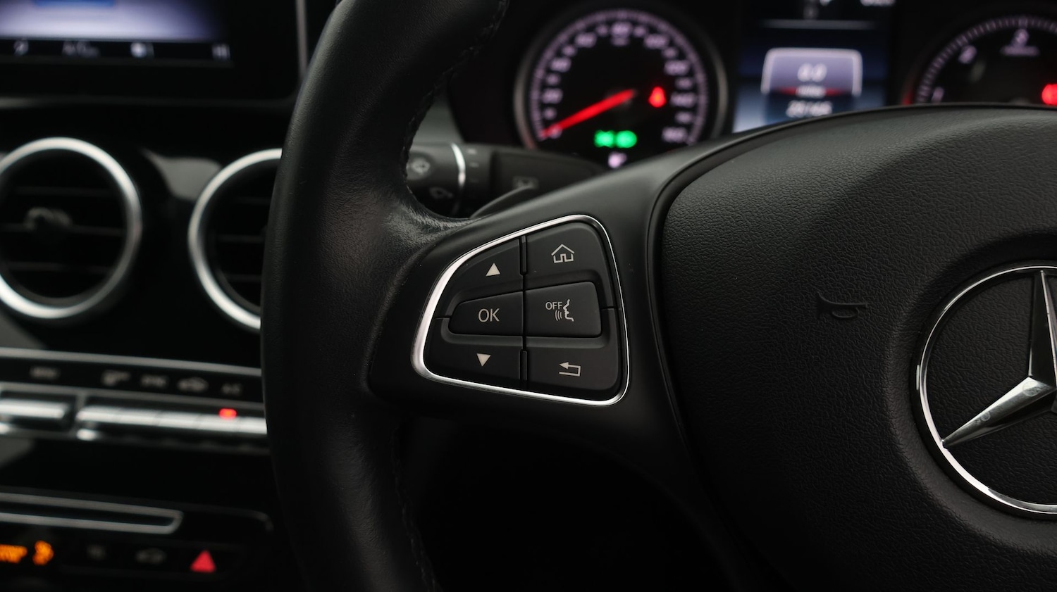 Used Mercedes-Benz C Class 2018 for sale - 77206872: Photo 25