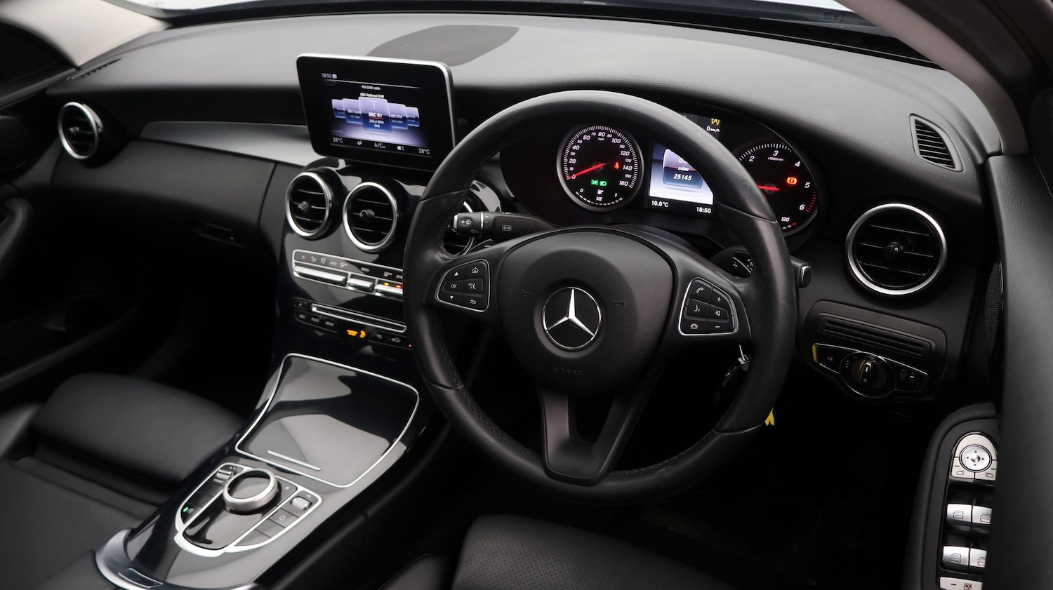 Used Mercedes-Benz C Class 2018 for sale - 77206872: Photo 9