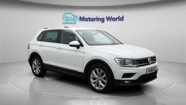 Used Volkswagen Tiguan 2019 for sale - 76200278: Photo 2