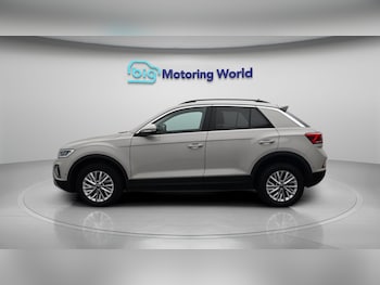 Used Volkswagen T-Roc 2023 for sale - 79205584: Photo