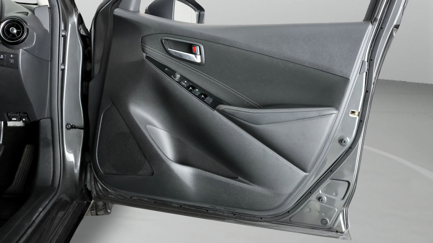 Used Mazda Mazda2 2018 for sale - 77438823: Photo 15