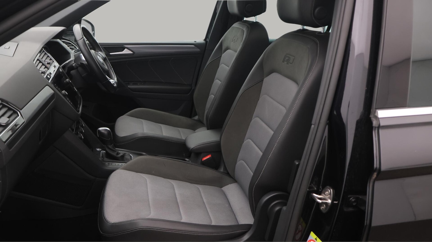 Used Volkswagen Tiguan 2020 for sale - 76657534: Photo 15