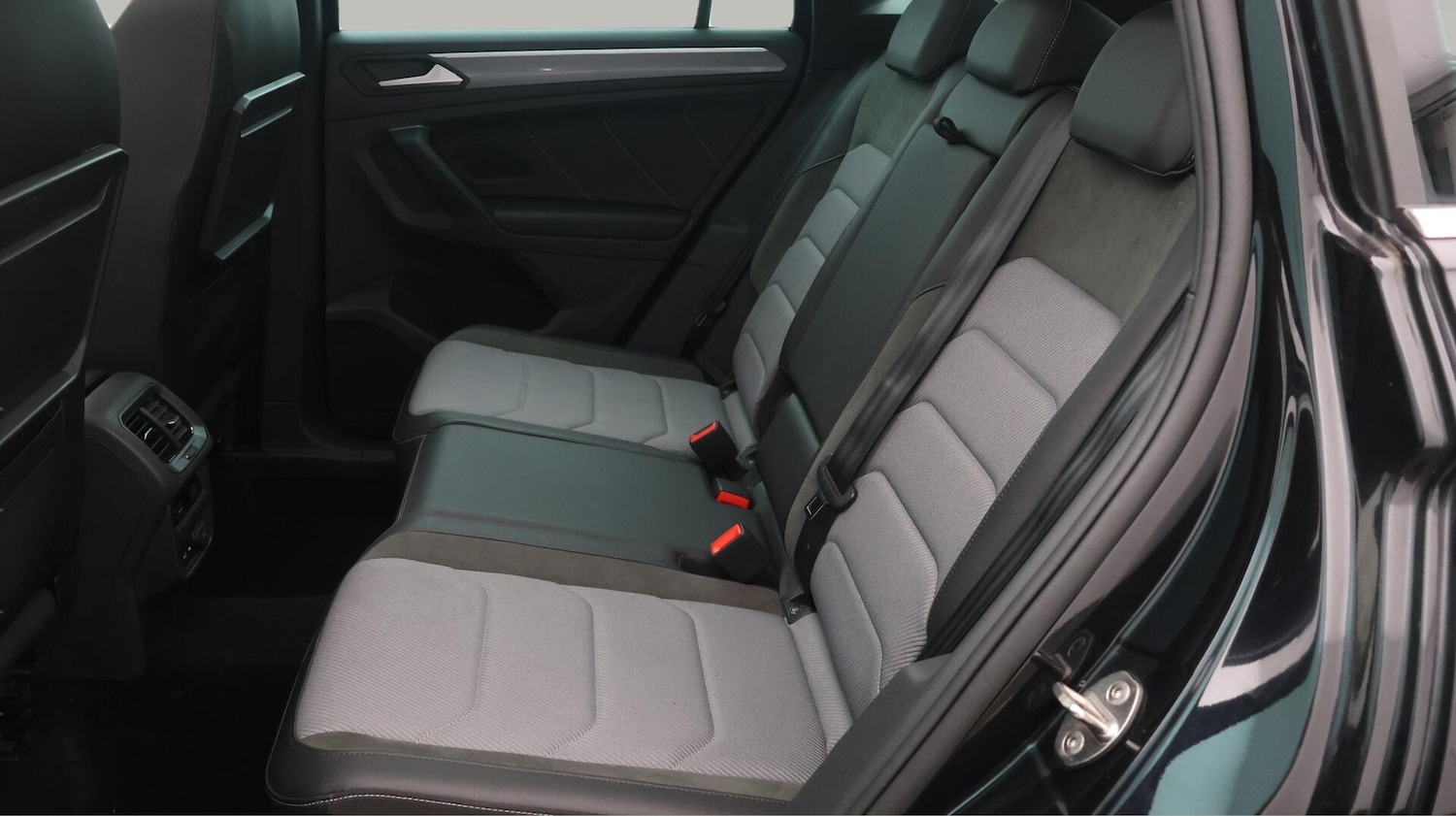 Used Volkswagen Tiguan 2020 for sale - 76657534: Photo 17