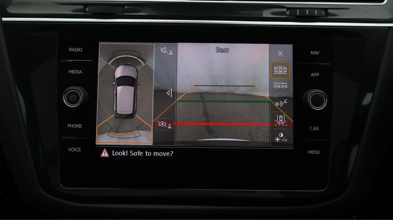 Used Volkswagen Tiguan 2020 for sale - 76657534: Photo 28