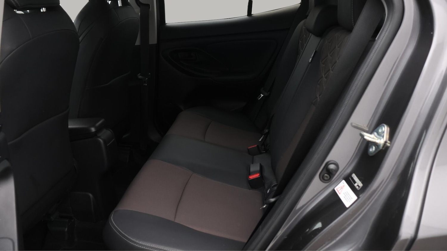 Used Toyota Yaris Cross 2023 for sale - 76714296: Photo 17