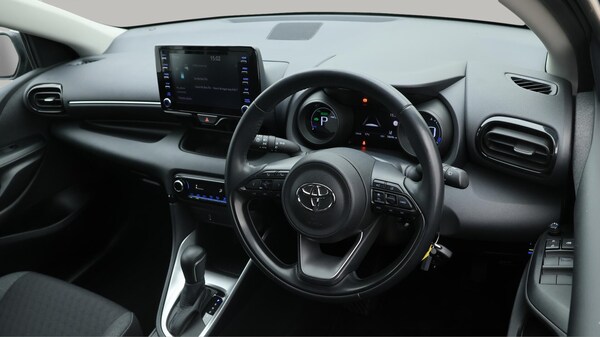 Used Toyota Yaris 2021 for sale - 76121800: Photo 10