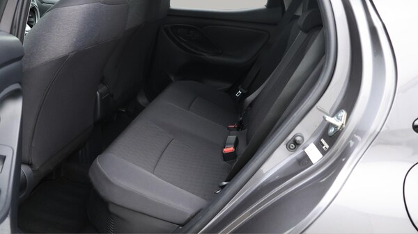 Used Toyota Yaris 2021 for sale - 76121800: Photo 17