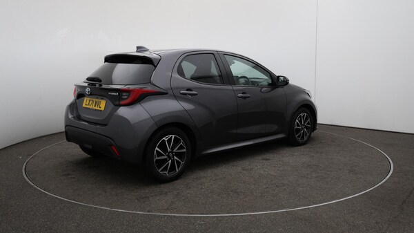 Used Toyota Yaris 2021 for sale - 76121800: Photo 52