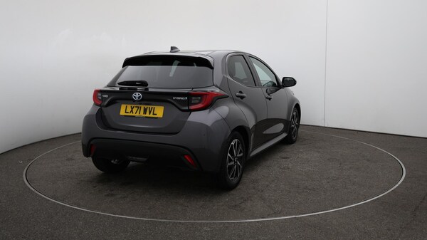 Used Toyota Yaris 2021 for sale - 76121800: Photo 54