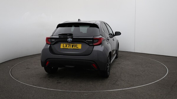 Used Toyota Yaris 2021 for sale - 76121800: Photo 55