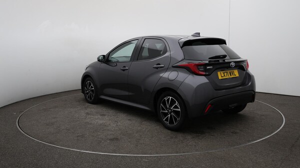 Used Toyota Yaris 2021 for sale - 76121800: Photo 61