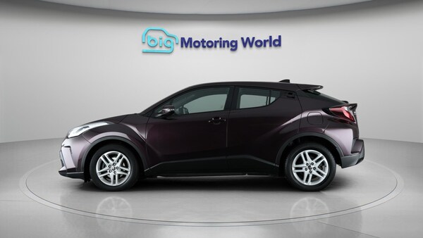 Used Toyota C-HR 2022 for sale - 76072059: Photo 5