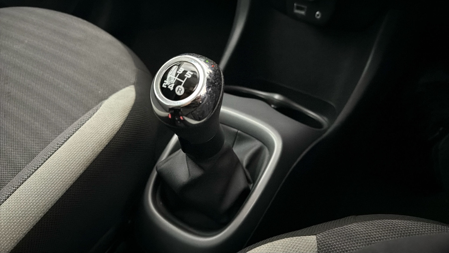 Used Toyota AYGO 2019 for sale - 77701850: Photo 19