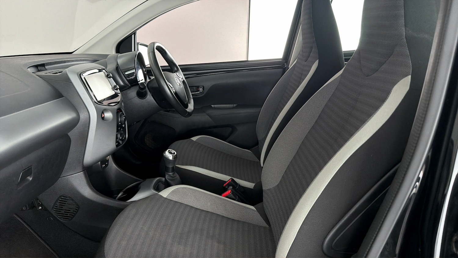 Used Toyota AYGO 2019 for sale - 77701850: Photo 5