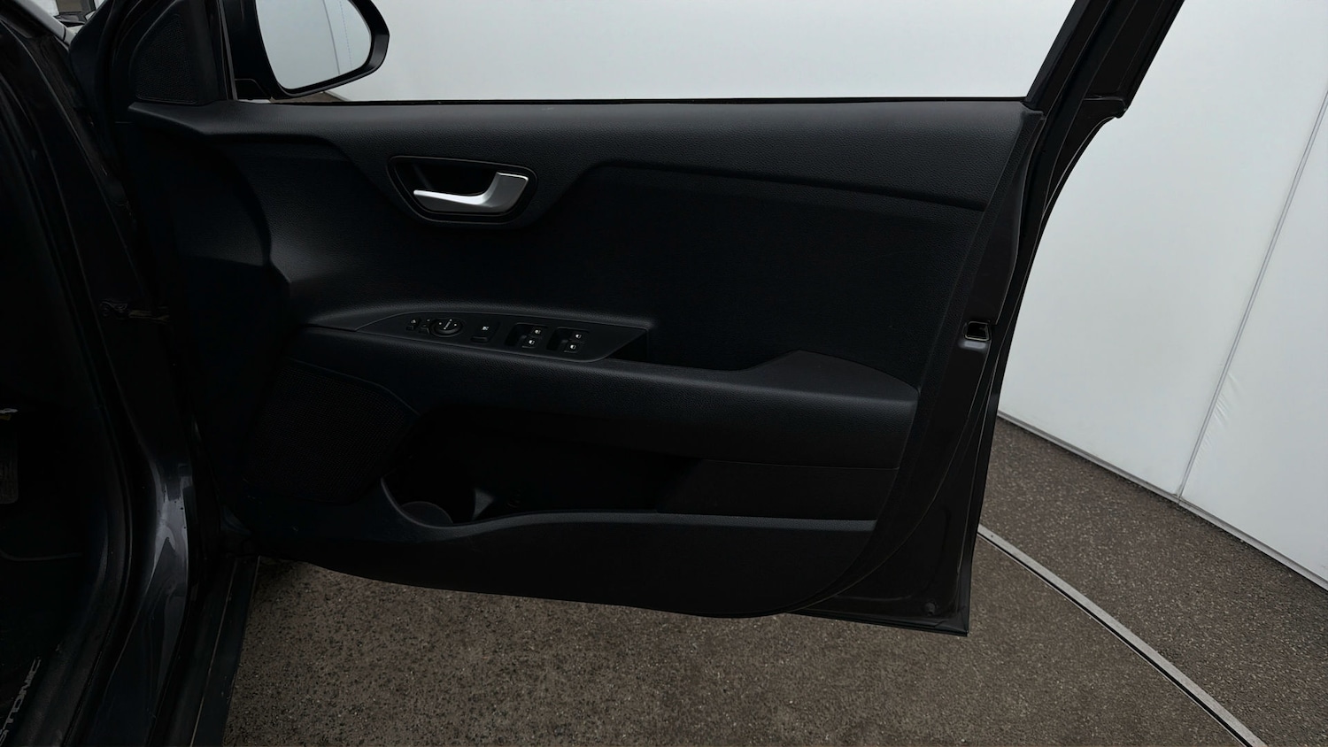 Used Kia Stonic 2019 for sale - 78004191: Photo 14