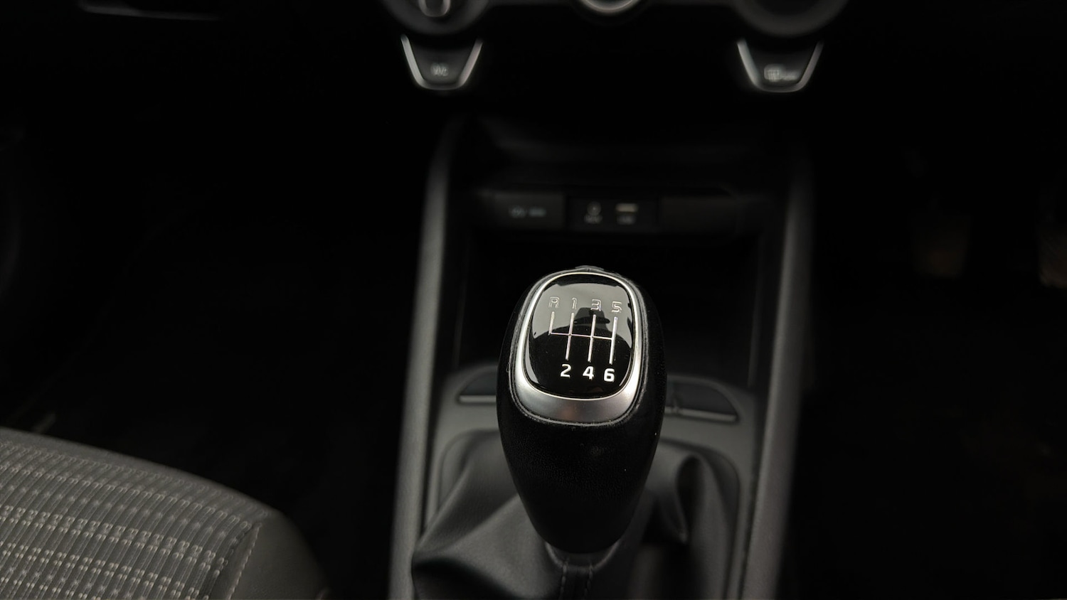 Used Kia Stonic 2019 for sale - 78004191: Photo 25