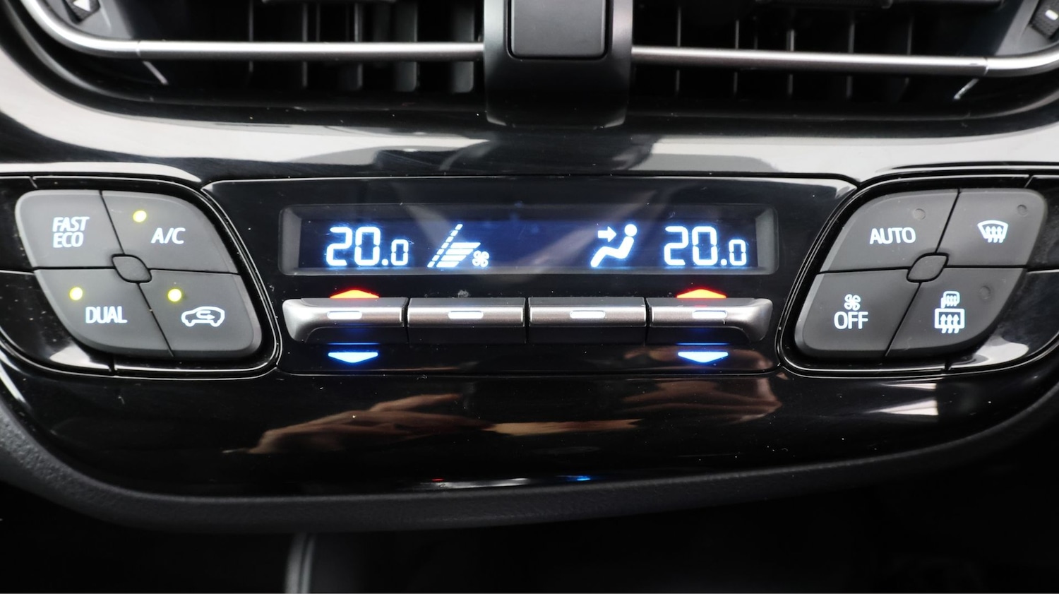 Used Toyota C-HR 2019 for sale - 77581888: Photo 12