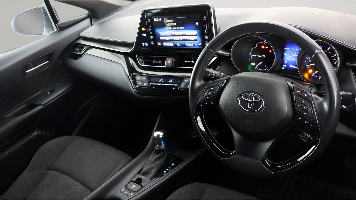 Used Toyota C-HR 2019 for sale - 77581888: Photo 9