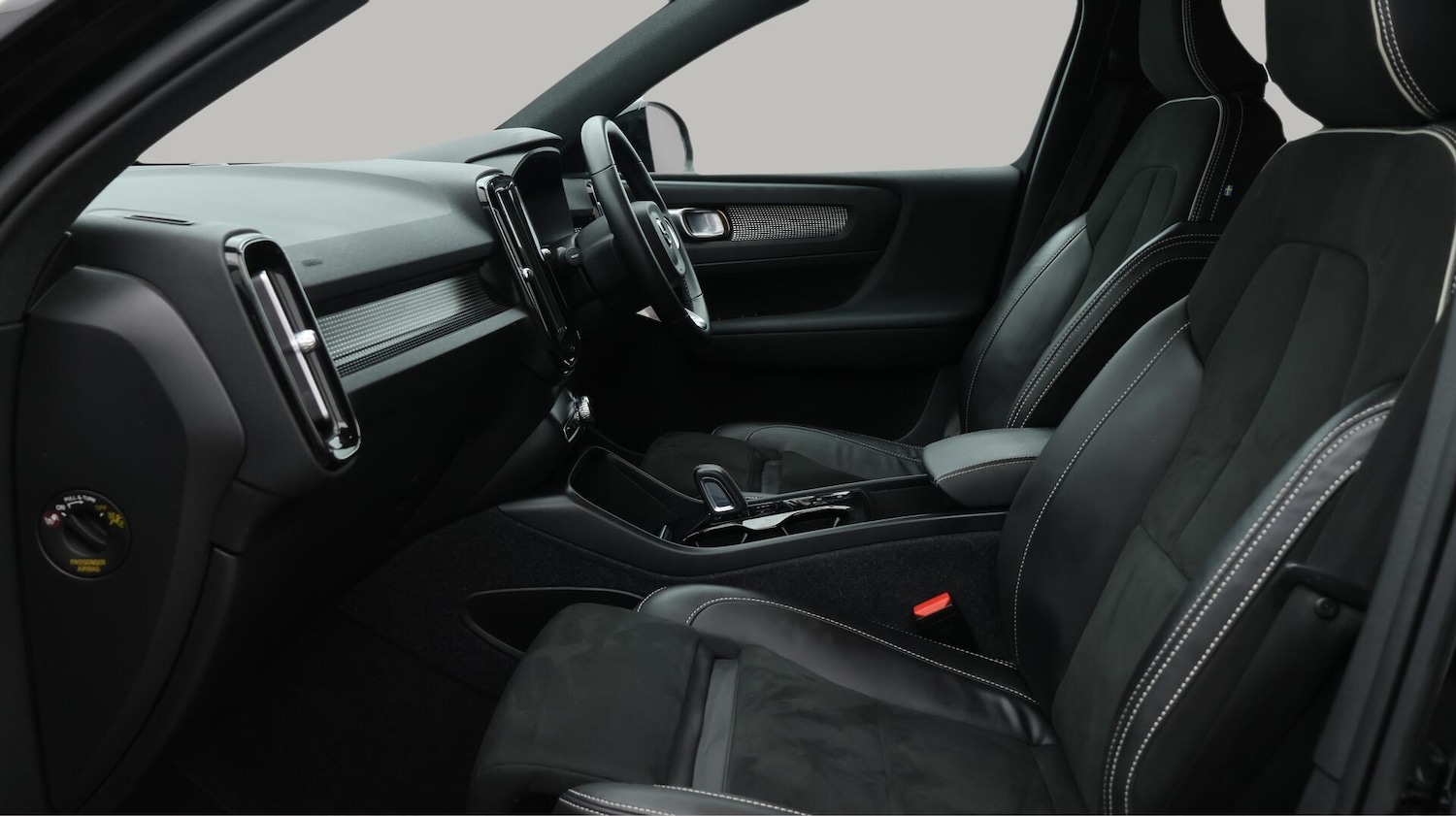 Used Volvo XC40 2021 for sale - 76388241: Photo 14