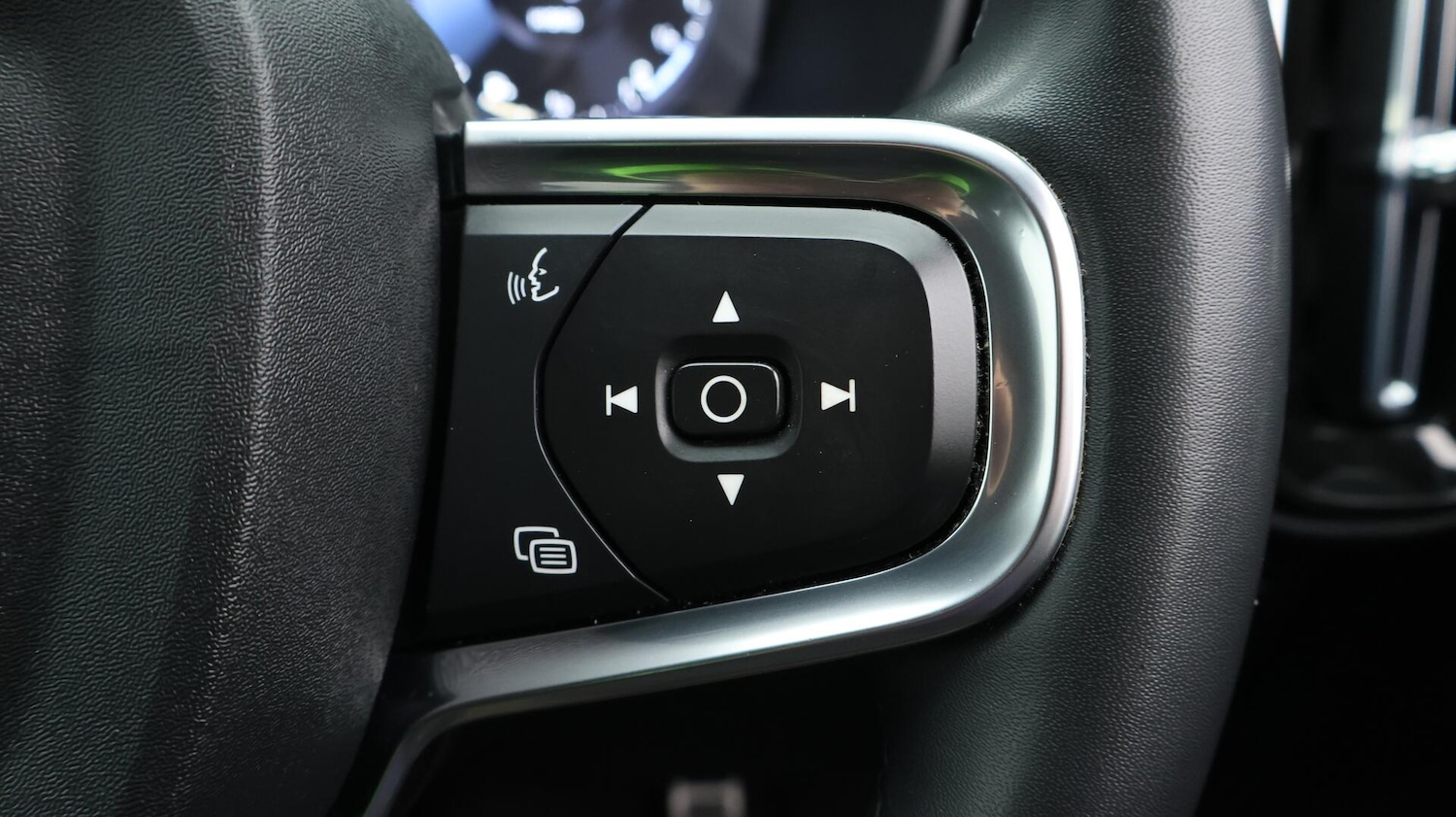 Used Volvo XC40 2021 for sale - 76388241: Photo 24