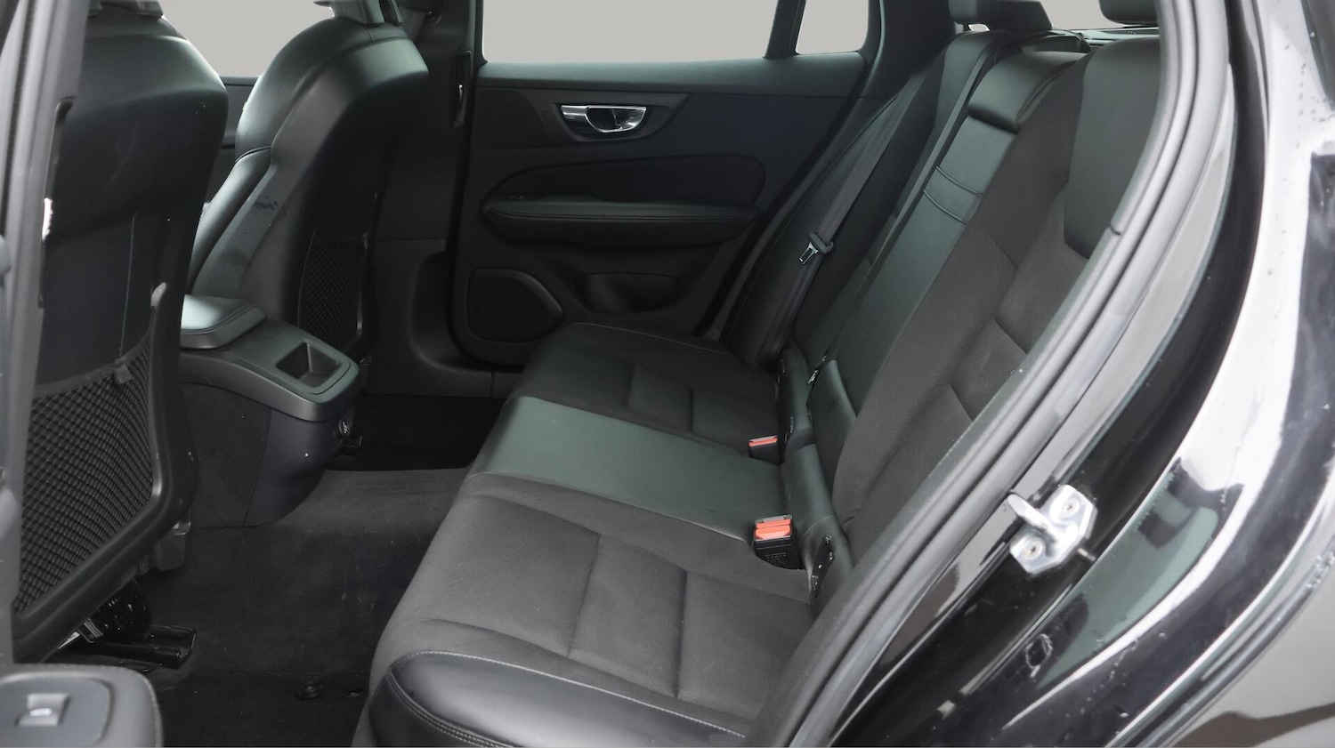 Used Volvo V60 2019 for sale - 76572872: Photo 17