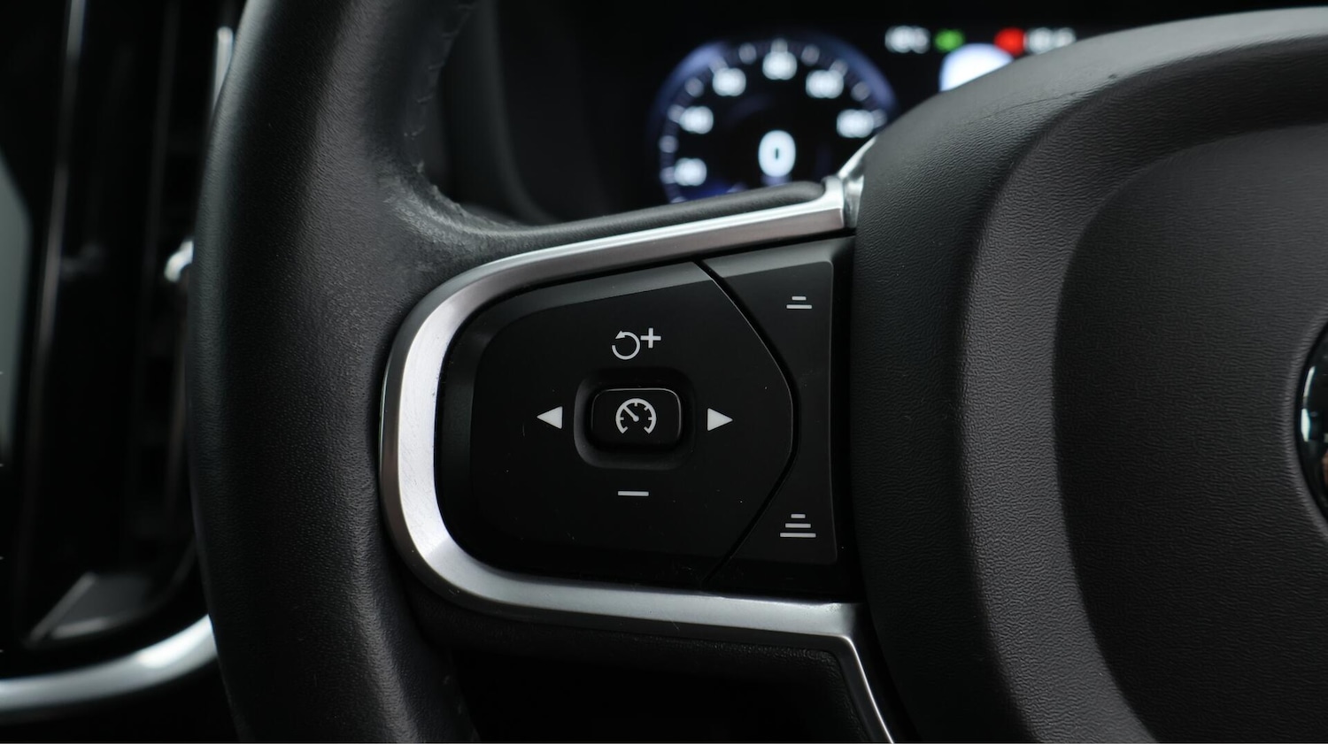 Used Volvo V60 2019 for sale - 76572872: Photo 23