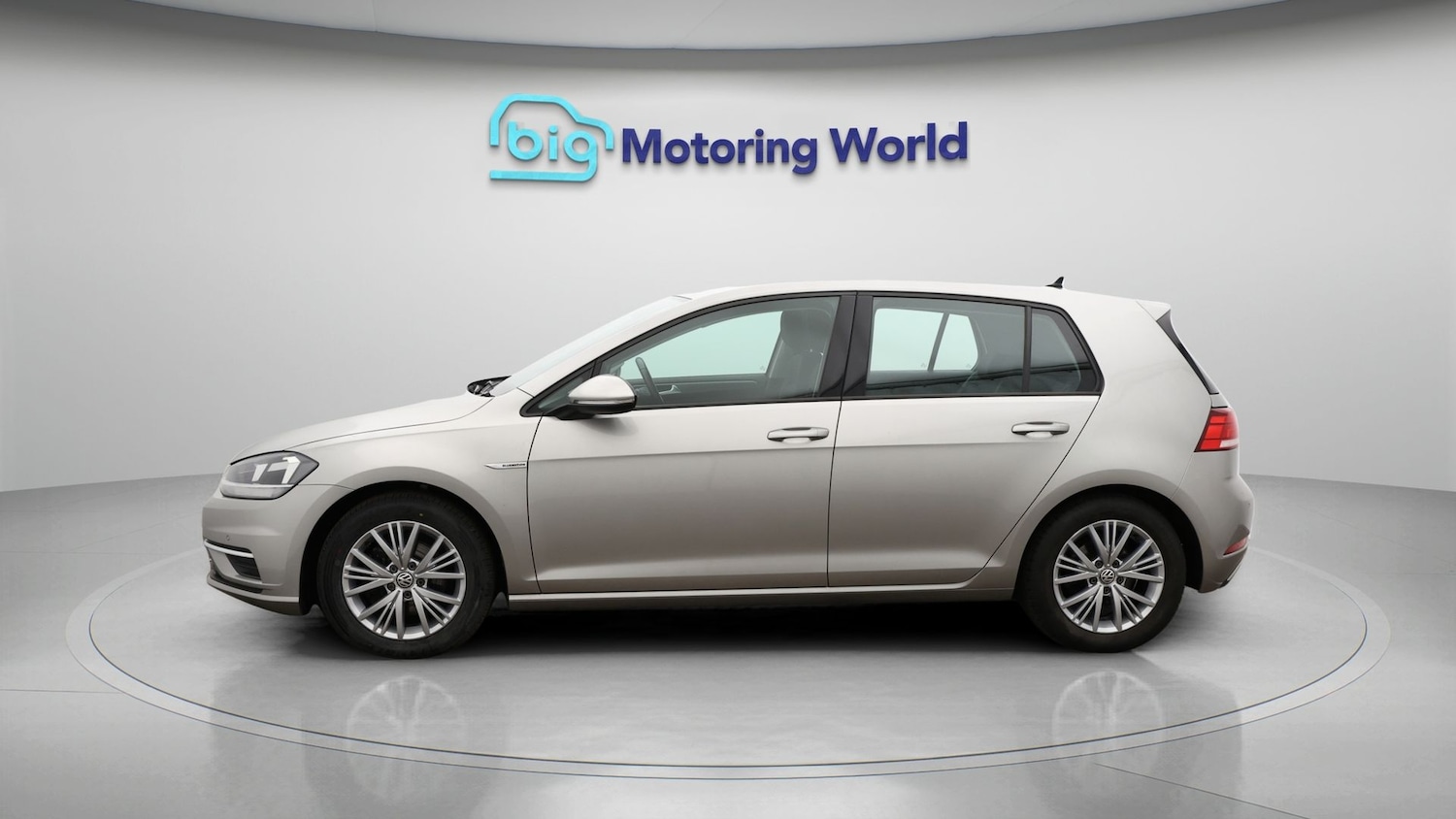 Used Volkswagen Golf 2018 for sale - 77688915: Photo 4