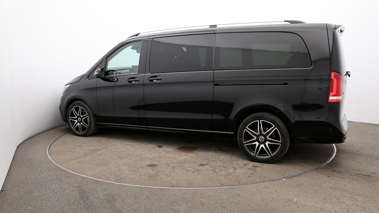 Used Mercedes-Benz V-Class 2023 for sale - 77071357: Photo 14