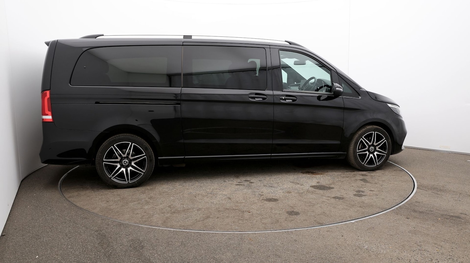 Used Mercedes-Benz V-Class 2023 for sale - 77071357: Photo 18