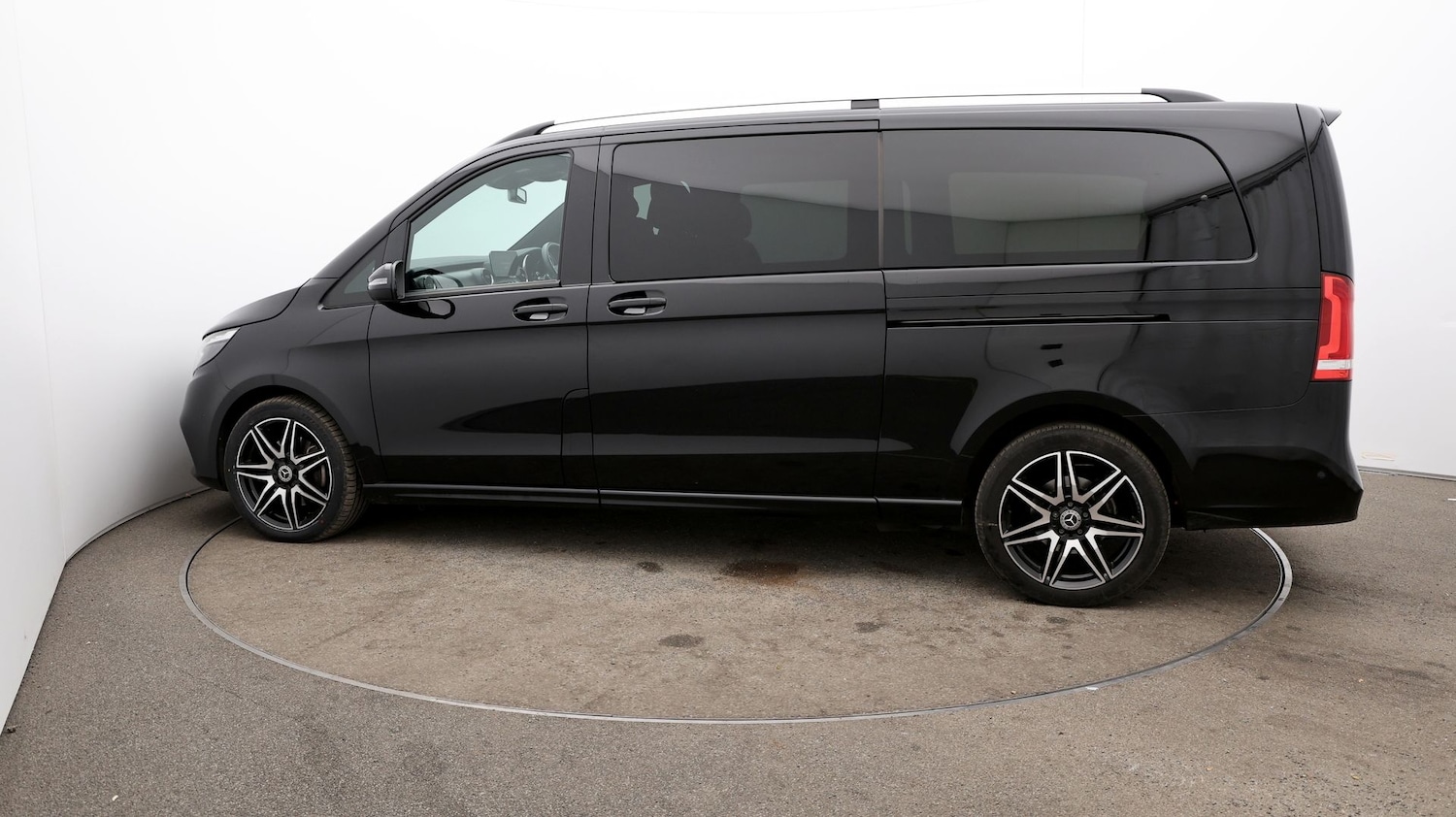 Used Mercedes-Benz V-Class 2023 for sale - 77071357: Photo 25