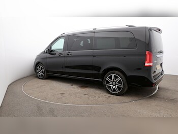 Used Mercedes-Benz V-Class 2023 for sale - 77071357: Photo