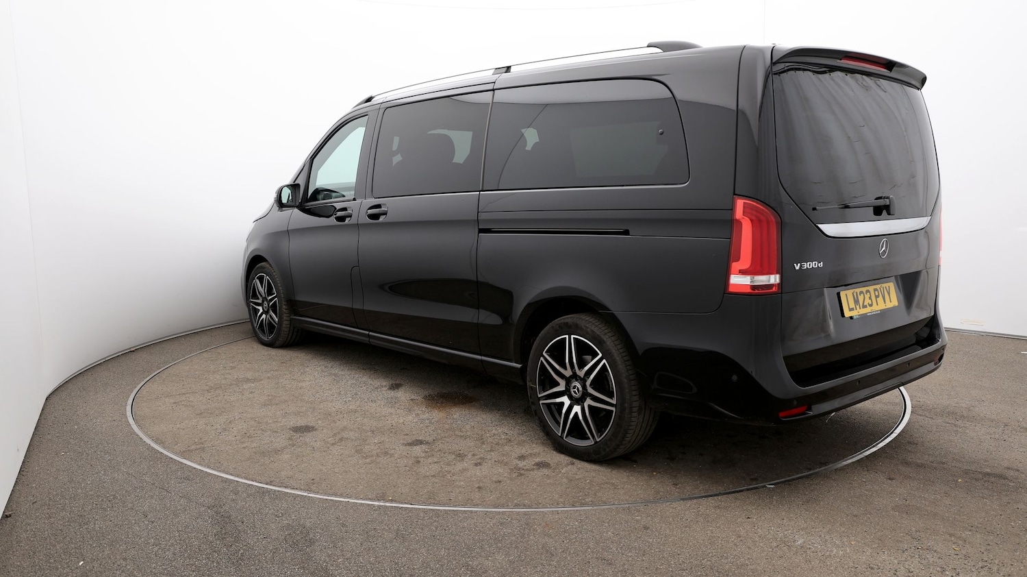 Used Mercedes-Benz V-Class 2023 for sale - 77071357: Photo 30