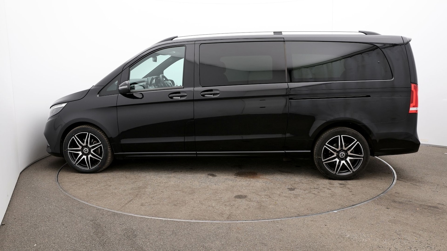 Used Mercedes-Benz V-Class 2023 for sale - 77071357: Photo 31