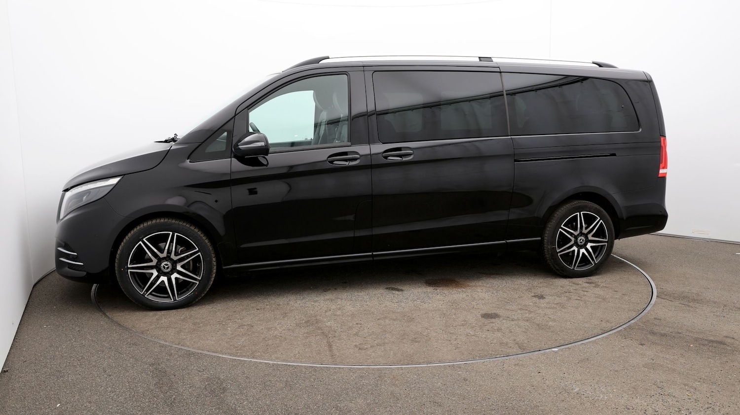 Used Mercedes-Benz V-Class 2023 for sale - 77071357: Photo 33