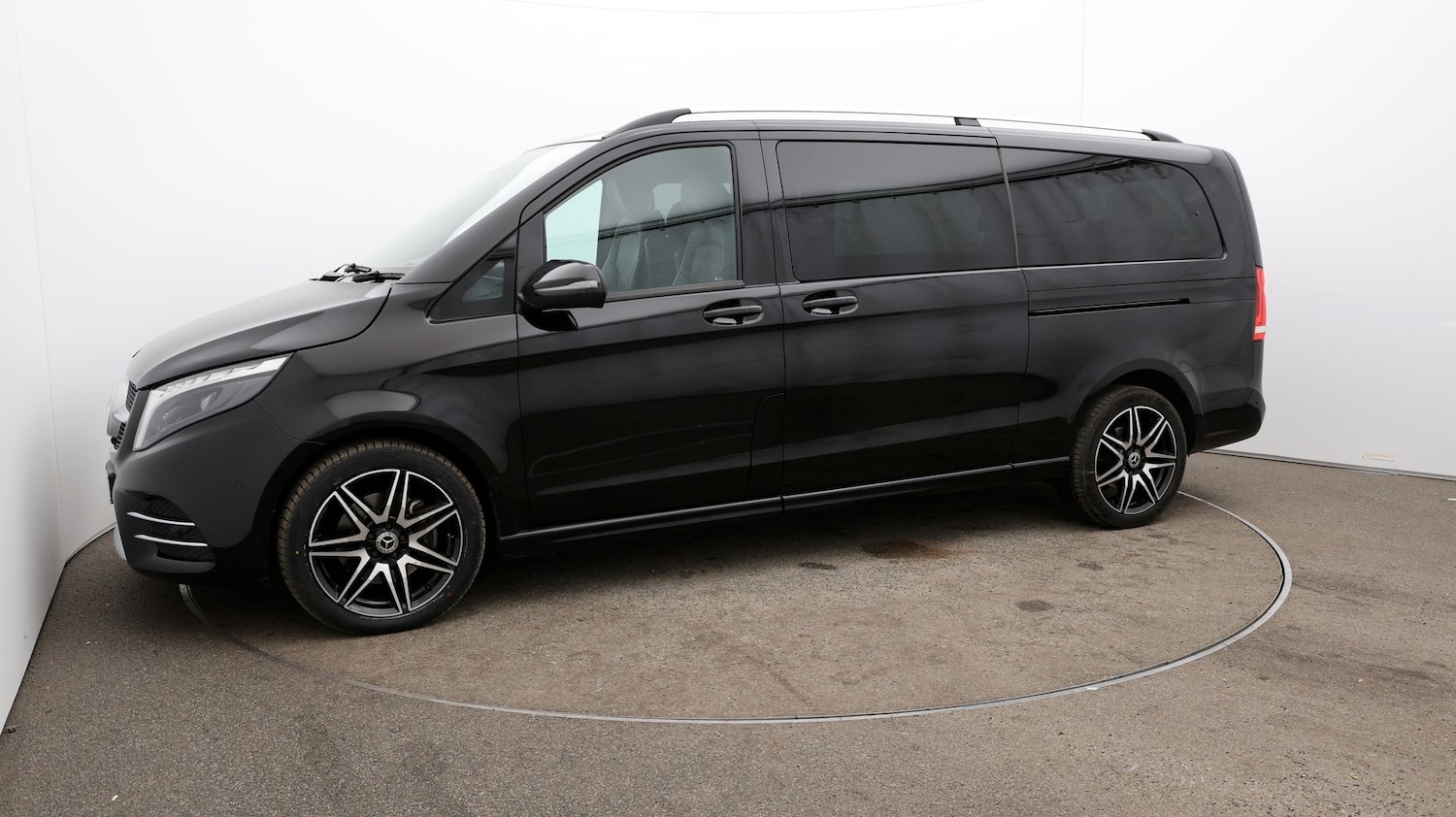 Used Mercedes-Benz V-Class 2023 for sale - 77071357: Photo 34