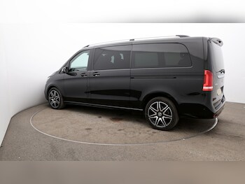 Used Mercedes-Benz V-Class 2023 for sale - 77071357: Photo