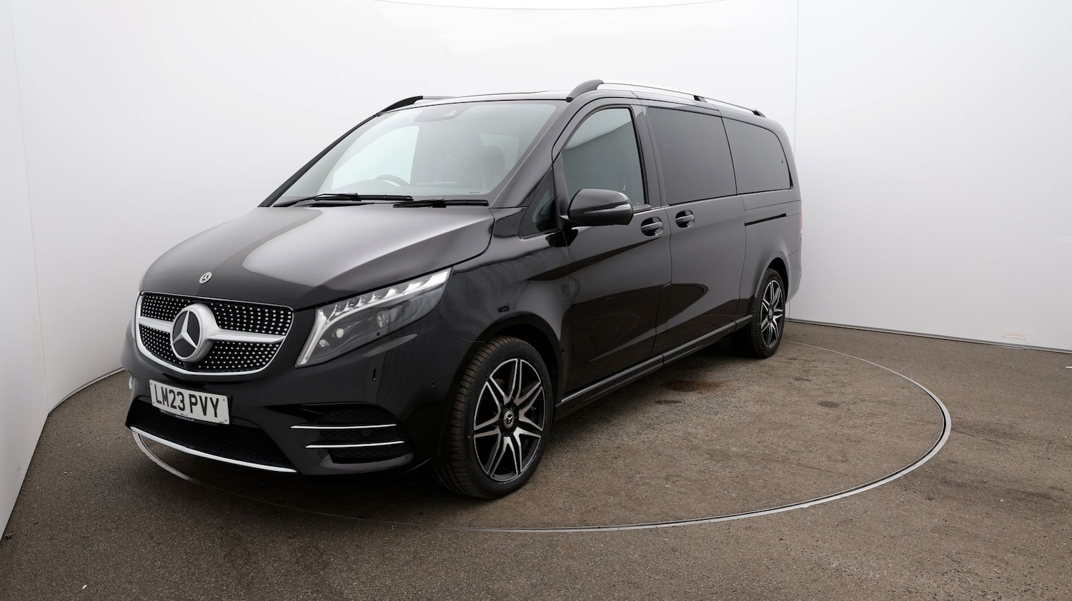 Used Mercedes-Benz V-Class 2023 for sale - 77071357: Photo 4