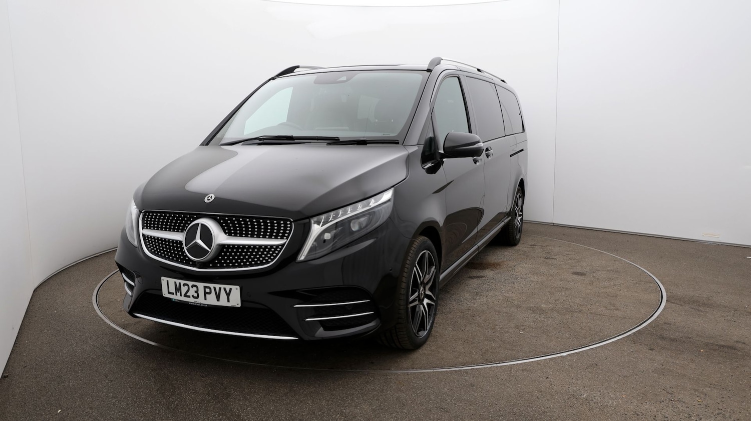 Used Mercedes-Benz V-Class 2023 for sale - 77071357: Photo 5