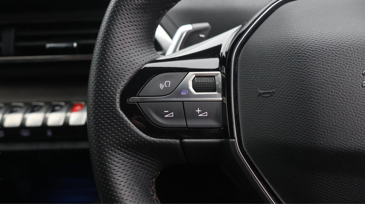 Used Peugeot 5008 2023 for sale - 76701995: Photo 27